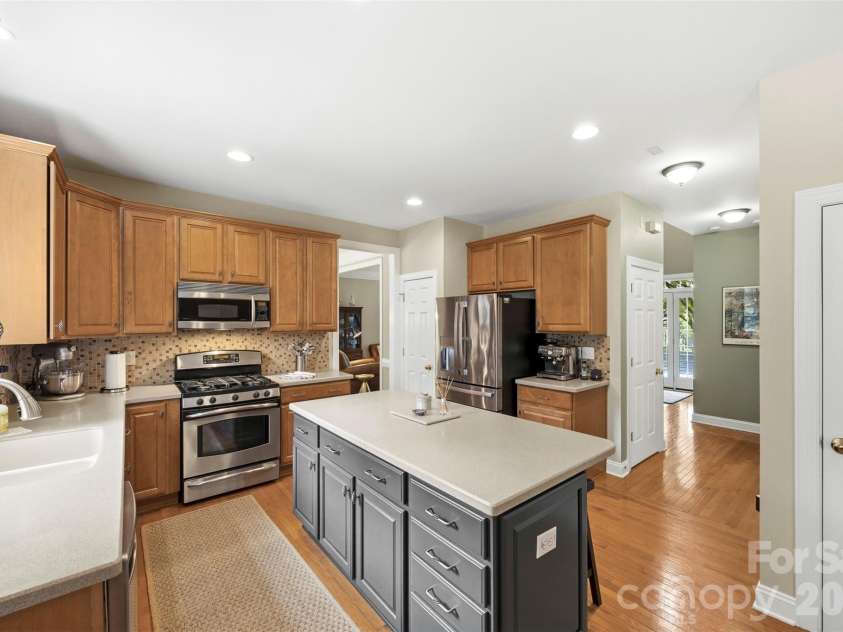 14438 Harvington Drive, Huntersville, NC 28078.  MLS# CAR4379209, YatesRealty ID 20304. 