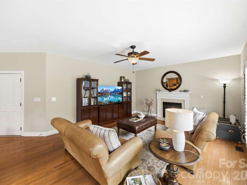 14438 Harvington Drive, Huntersville, NC 28078.  MLS# CAR4379209, YatesRealty ID 20304. 