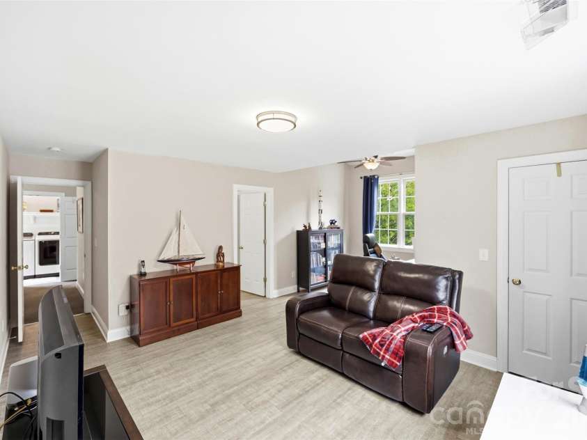 14438 Harvington Drive, Huntersville, NC 28078.  MLS# CAR4379209, YatesRealty ID 20304. 