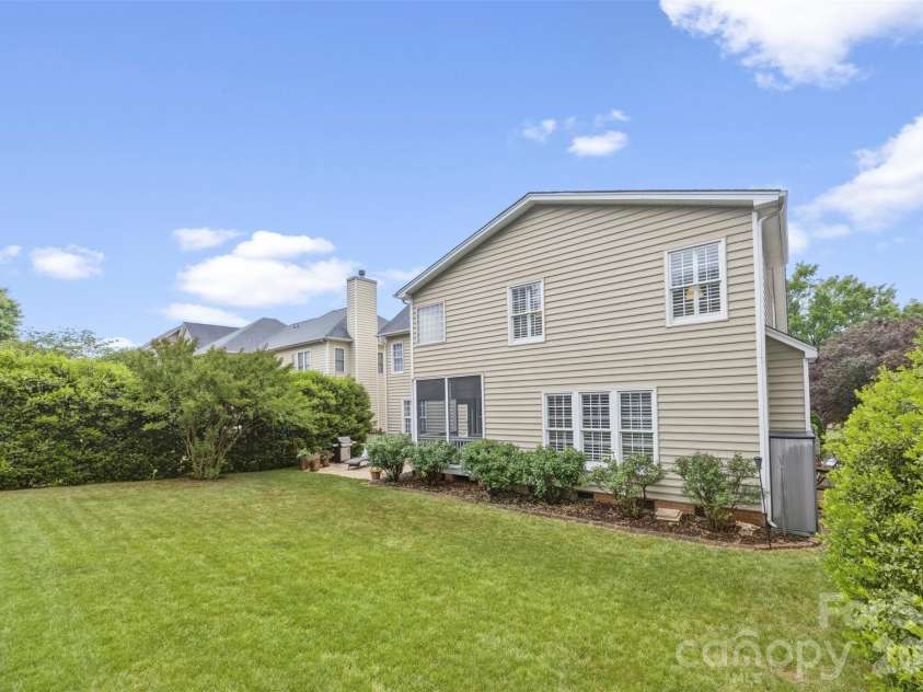 14438 Harvington Drive, Huntersville, NC 28078.  MLS# CAR4379209, YatesRealty ID 20304. 