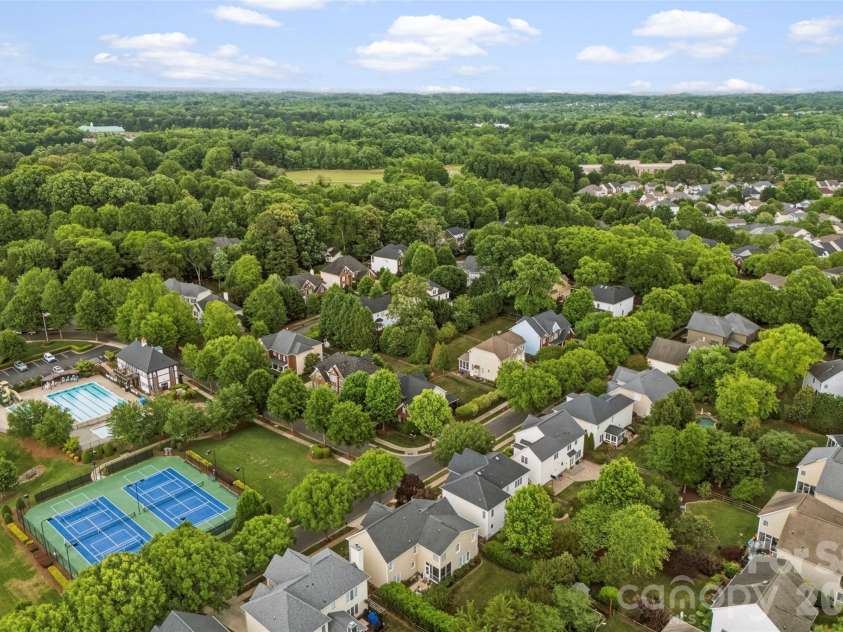14438 Harvington Drive, Huntersville, NC 28078.  MLS# CAR4379209, YatesRealty ID 20304. 