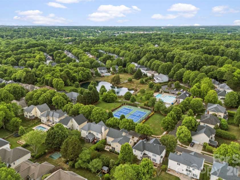 14438 Harvington Drive, Huntersville, NC 28078.  MLS# CAR4379209, YatesRealty ID 20304. 