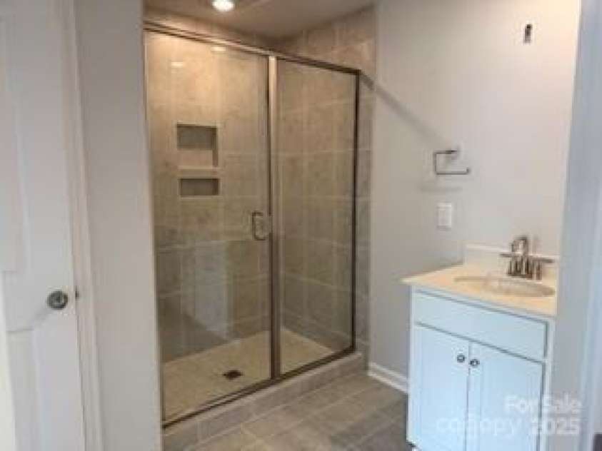 152 Ella Claire Drive, York, SC 29745.  MLS# CAR4271161, YatesRealty ID 20304. Owners Shower