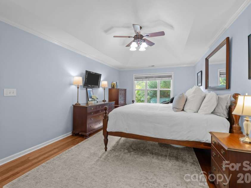 13934 Kings Carriage Lane, Charlotte, NC 28278.  MLS# CAR4377968, YatesRealty ID 20305. 