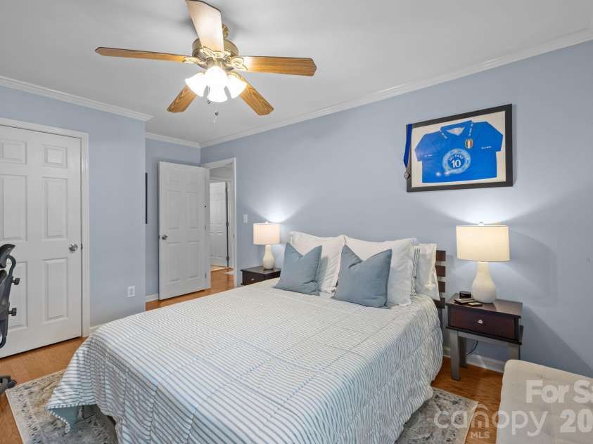 13934 Kings Carriage Lane, Charlotte, NC 28278.  MLS# CAR4377968, YatesRealty ID 20305. 