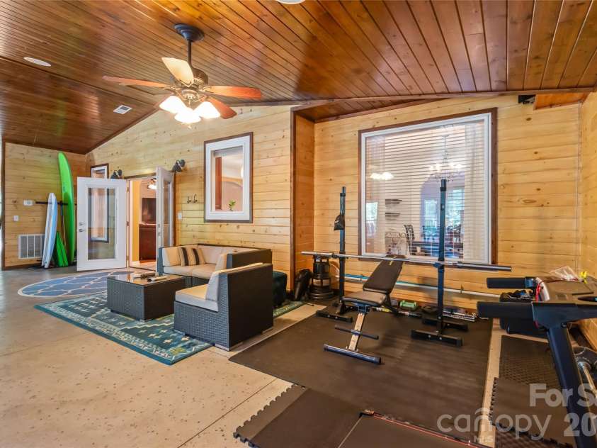 13934 Kings Carriage Lane, Charlotte, NC 28278.  MLS# CAR4424593, YatesRealty ID 20305. 