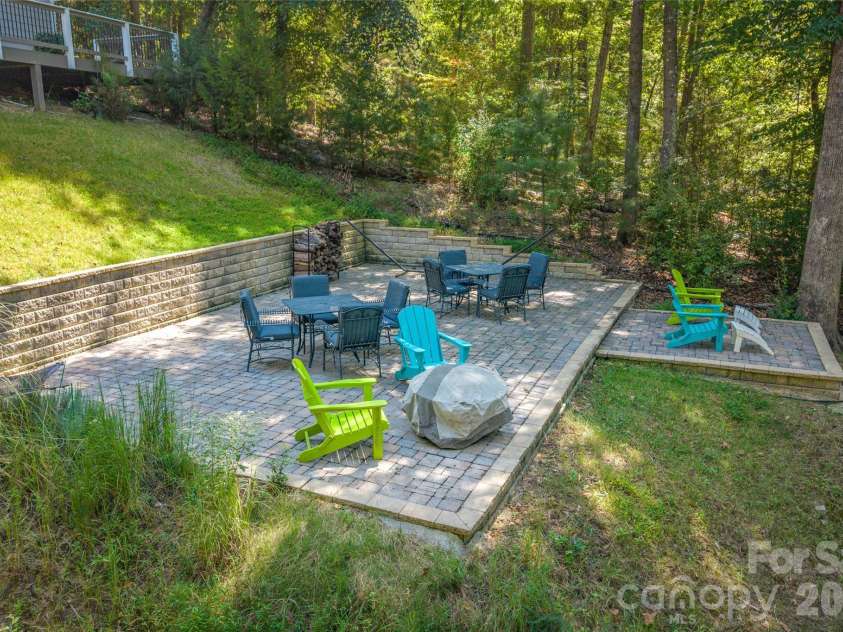 13934 Kings Carriage Lane, Charlotte, NC 28278.  MLS# CAR4424593, YatesRealty ID 20305. 