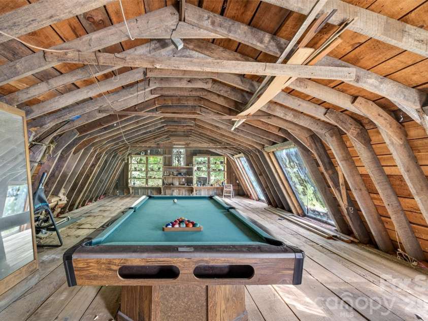 451 Signal Tree Road, Deep Gap, NC 28618.  MLS# CAR4374563, YatesRealty ID 20306. 