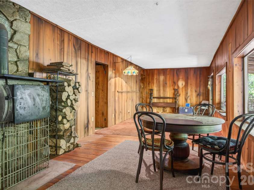 451 Signal Tree Road, Deep Gap, NC 28618.  MLS# CAR4374563, YatesRealty ID 20306. 