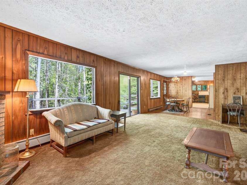 451 Signal Tree Road, Deep Gap, NC 28618.  MLS# CAR4374563, YatesRealty ID 20306. 