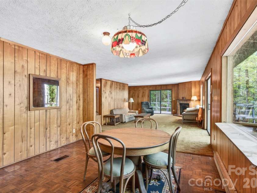 451 Signal Tree Road, Deep Gap, NC 28618.  MLS# CAR4374563, YatesRealty ID 20306. 
