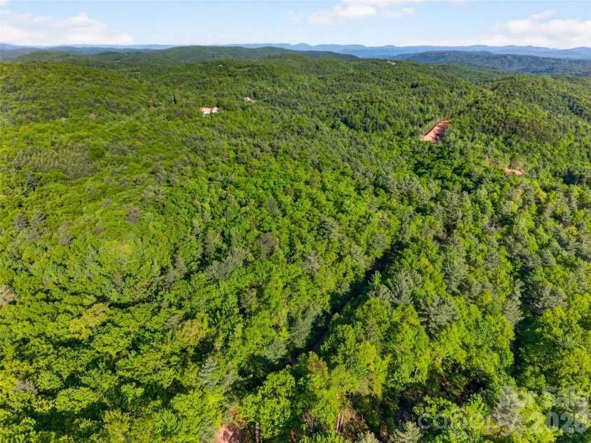 451 Signal Tree Road, Deep Gap, NC 28618.  MLS# CAR4374563, YatesRealty ID 20306. 