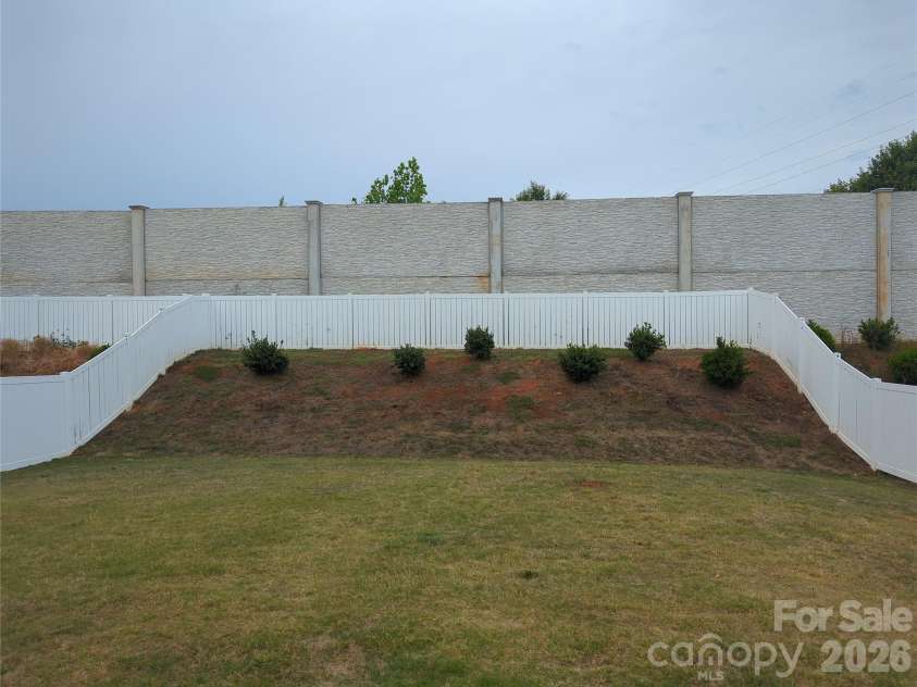 3206 Cheyney Park Drive, Charlotte, NC 28269.  MLS# CAR4378473, YatesRealty ID 20307. 