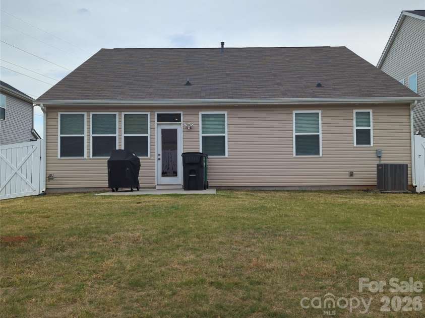 3206 Cheyney Park Drive, Charlotte, NC 28269.  MLS# CAR4378473, YatesRealty ID 20307. 