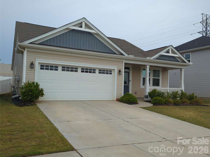 3206 Cheyney Park Drive, Charlotte, NC 28269.  MLS# CAR4378473, YatesRealty ID 20307. 