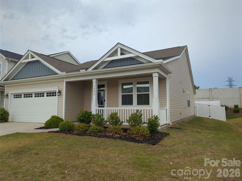 3206 Cheyney Park Drive, Charlotte, NC 28269.  MLS# CAR4378473, YatesRealty ID 20307. 
