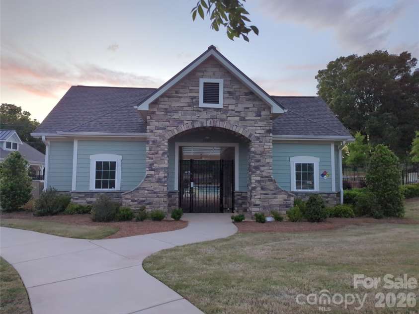 3206 Cheyney Park Drive, Charlotte, NC 28269.  MLS# CAR4378473, YatesRealty ID 20307. 