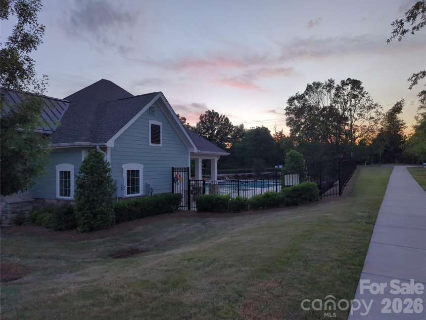 3206 Cheyney Park Drive, Charlotte, NC 28269.  MLS# CAR4378473, YatesRealty ID 20307. 