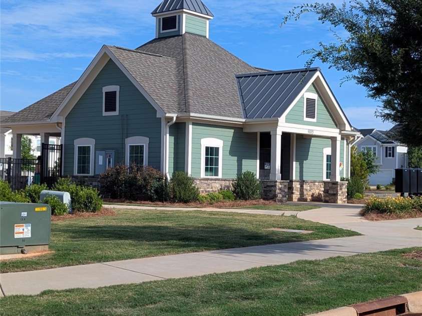 3206 Cheyney Park Drive, Charlotte, NC 28269.  MLS# CAR4378473, YatesRealty ID 20307. 