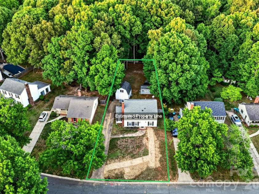 621 Winter Wood Drive, Matthews, NC 28105.  MLS# CAR4376332, YatesRealty ID 20308. Ariel view