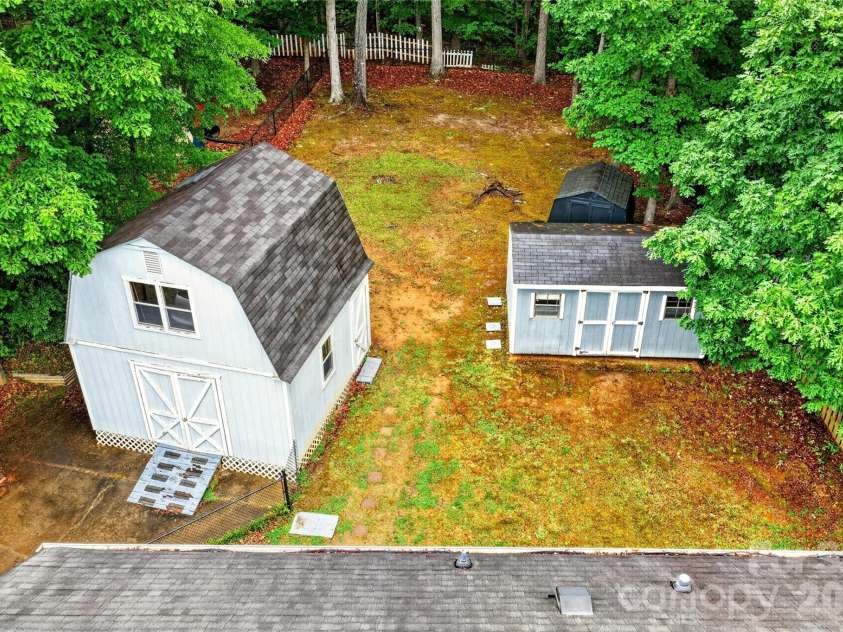 621 Winter Wood Drive, Matthews, NC 28105.  MLS# CAR4376332, YatesRealty ID 20308. Storage, workshop, or office?