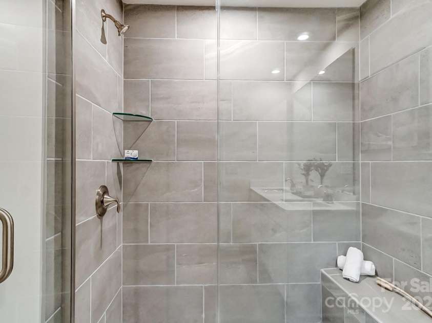 3840 Cheyney Park Drive, Charlotte, NC 28269.  MLS# CAR4255708, YatesRealty ID 20309. 