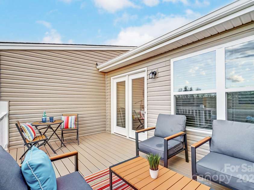 3840 Cheyney Park Drive, Charlotte, NC 28269.  MLS# CAR4255708, YatesRealty ID 20309. 