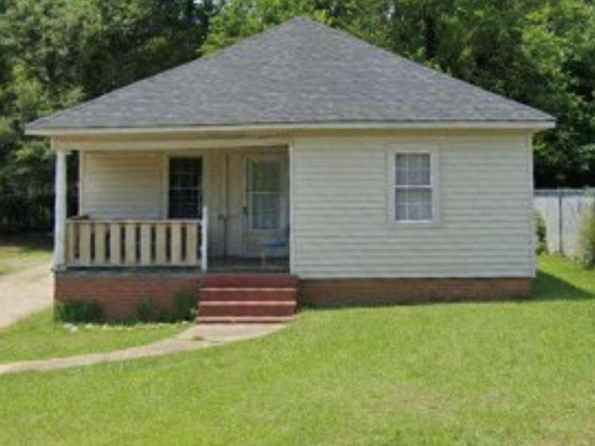 411 Klumac Road, Salisbury, NC 28144.  MLS# CAR4380198, YatesRealty ID 20309. 
