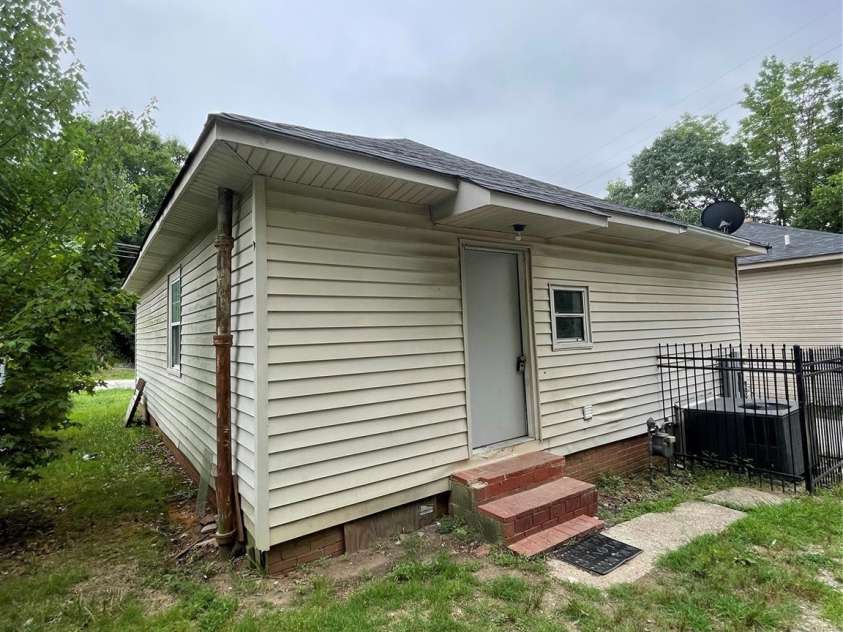 411 Klumac Road, Salisbury, NC 28144.  MLS# CAR4425722, YatesRealty ID 20309. 