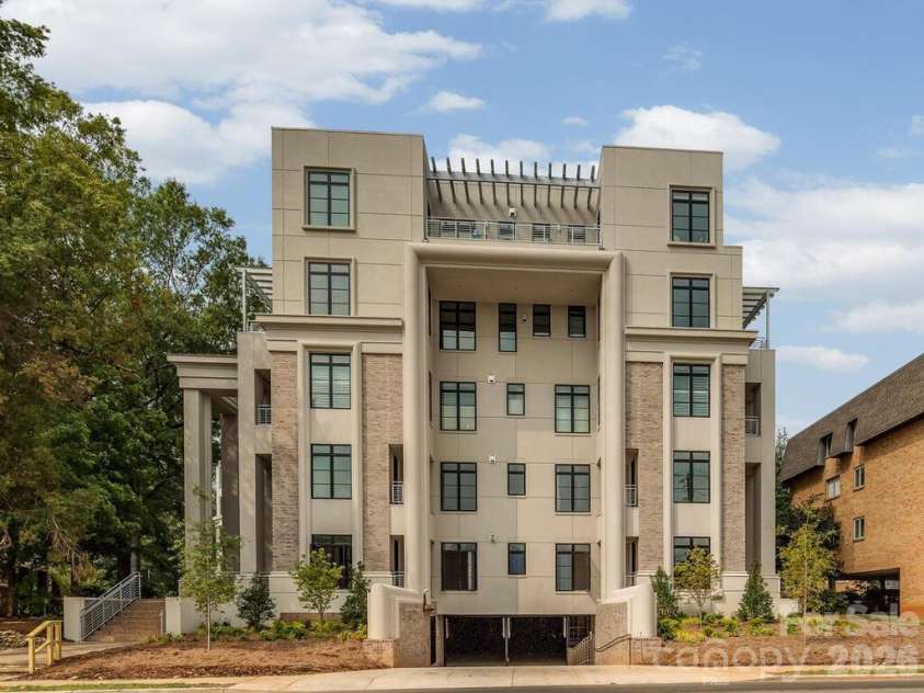 1333 Queens Road, Charlotte, NC 28207.  MLS# CAR4354438, YatesRealty ID 2031. 1333 Queens Road Unit D1