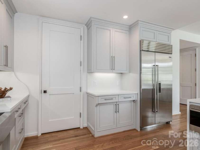 1333 Queens Road, Charlotte, NC 28207.  MLS# CAR4354438, YatesRealty ID 2031. Dining Room