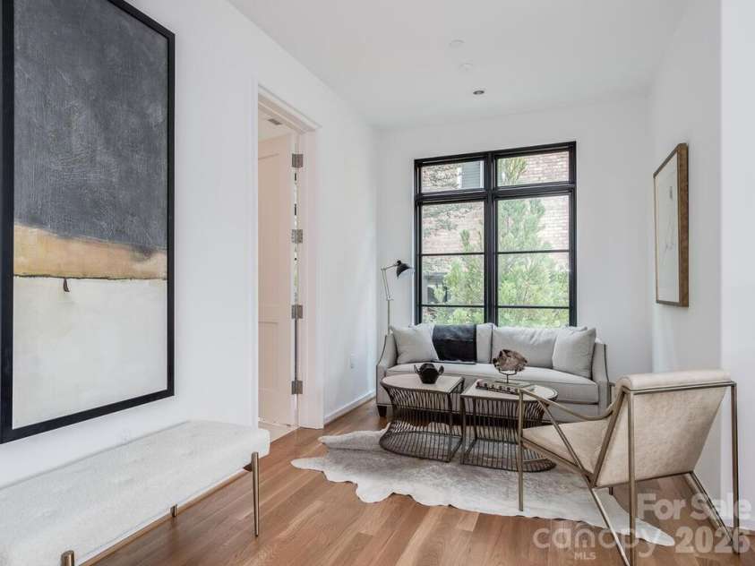 1333 Queens Road, Charlotte, NC 28207.  MLS# CAR4354438, YatesRealty ID 2031. Primary Bedroom