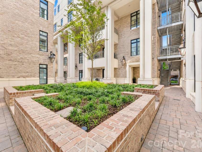 1333 Queens Road, Charlotte, NC 28207.  MLS# CAR4429475, YatesRealty ID 2031. 