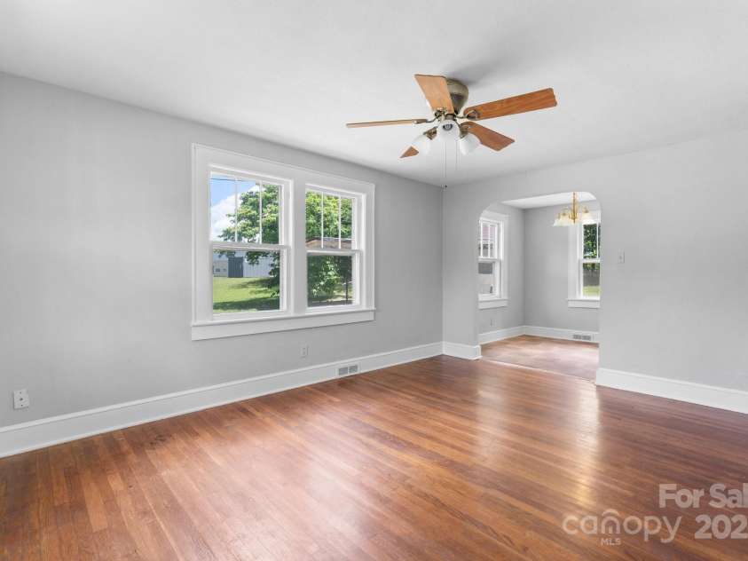 2336 32nd Street, Hickory, NC 28601.  MLS# CAR4257856, YatesRealty ID 20311. 