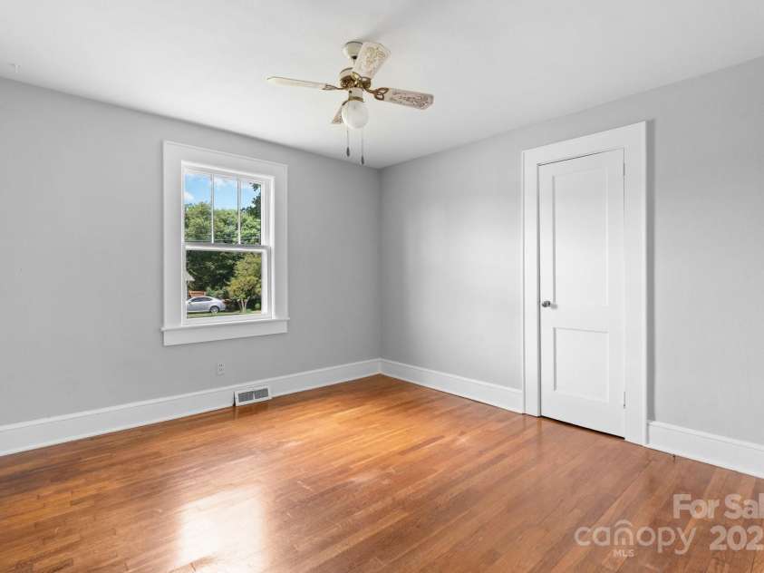 2336 32nd Street, Hickory, NC 28601.  MLS# CAR4257856, YatesRealty ID 20311. 