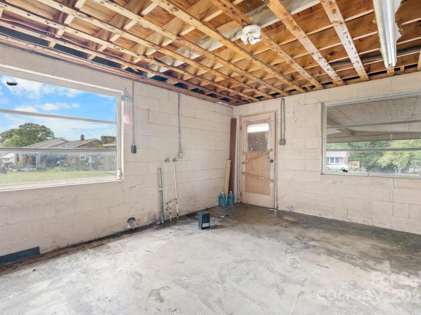 2336 32nd Street, Hickory, NC 28601.  MLS# CAR4257856, YatesRealty ID 20311. 