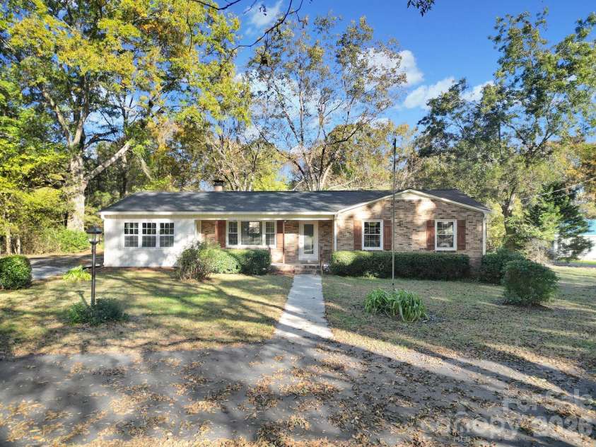 3987 Taxahaw Road, Lancaster, SC 29720.  MLS# CAR4380204, YatesRealty ID 20311. 