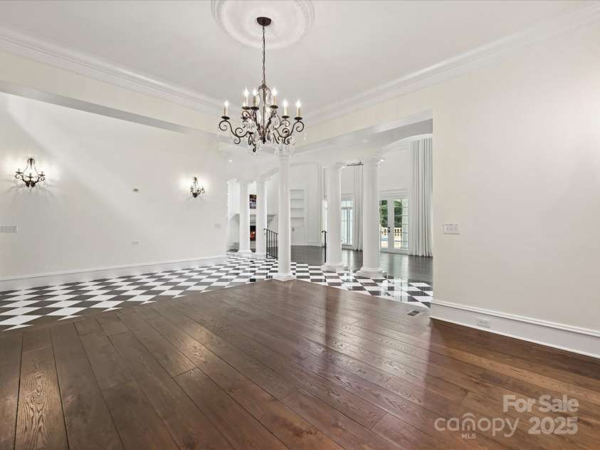 4300 Cameron Oaks Drive, Charlotte, NC 28211.  MLS# CAR4266983, YatesRealty ID 20312. Formal Dining Room