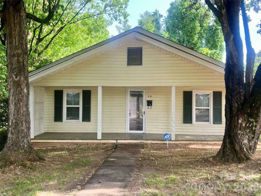 515 Spencer Avenue, Asheboro, NC 27203.  MLS# CAR4380207, YatesRealty ID 20312. 