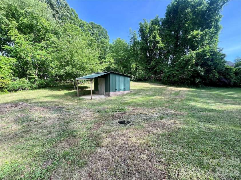 515 Spencer Avenue, Asheboro, NC 27203.  MLS# CAR4380207, YatesRealty ID 20312. 