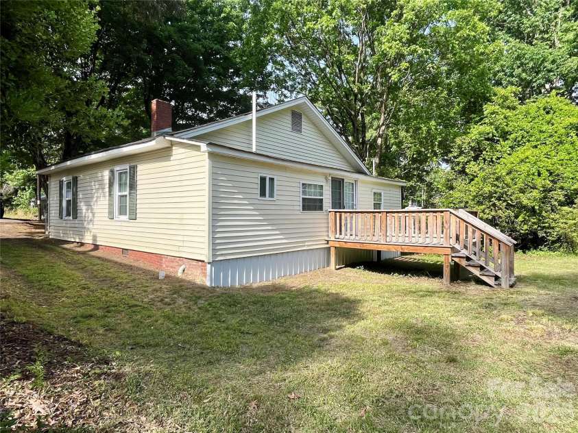 515 Spencer Avenue, Asheboro, NC 27203.  MLS# CAR4380207, YatesRealty ID 20312. 