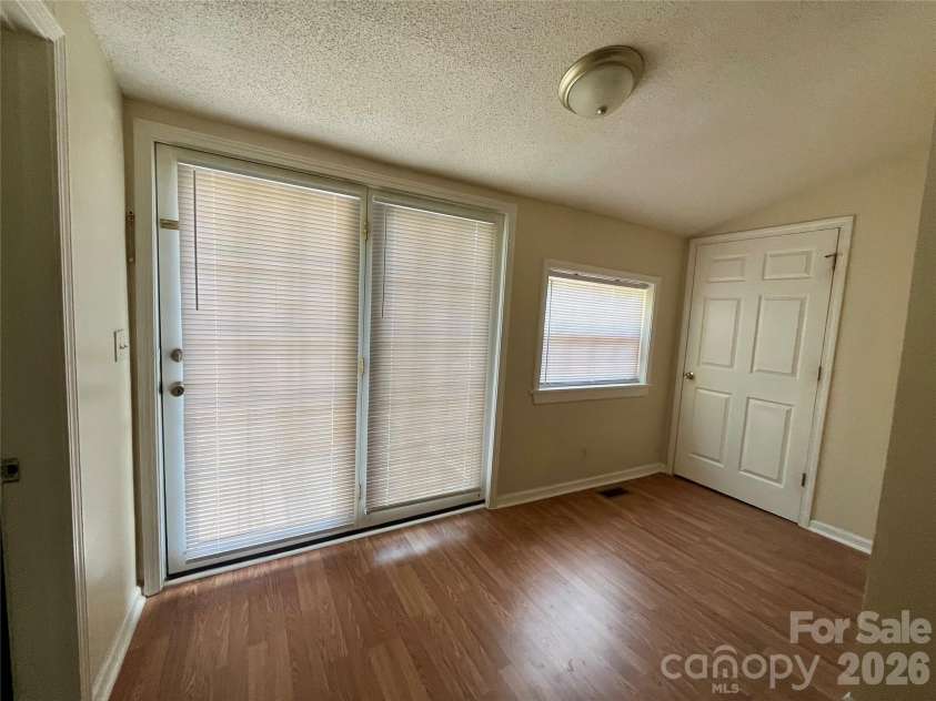 515 Spencer Avenue, Asheboro, NC 27203.  MLS# CAR4380207, YatesRealty ID 20312. 