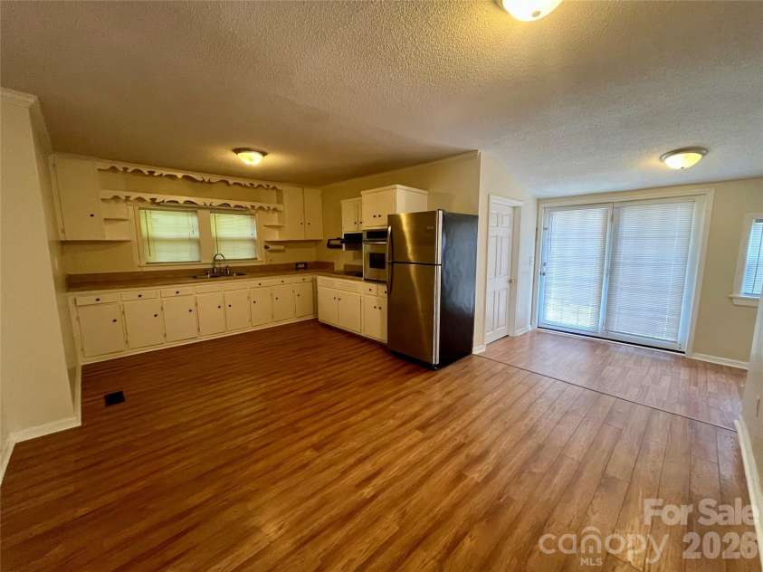 515 Spencer Avenue, Asheboro, NC 27203.  MLS# CAR4380207, YatesRealty ID 20312. 