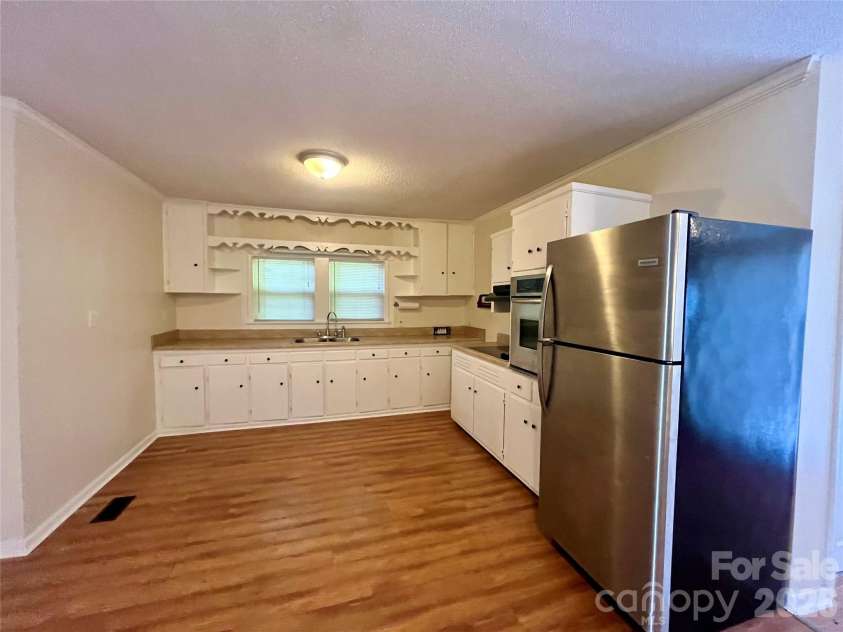 515 Spencer Avenue, Asheboro, NC 27203.  MLS# CAR4380207, YatesRealty ID 20312. 