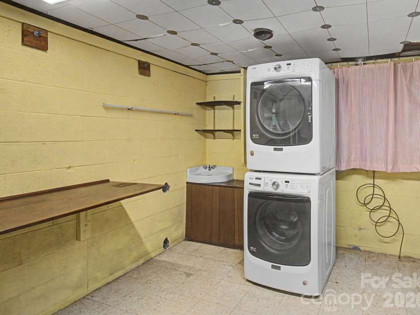 5 Kent Place, Asheville, NC 28804.  MLS# CAR4379895, YatesRealty ID 20313. Laundry in Basement
