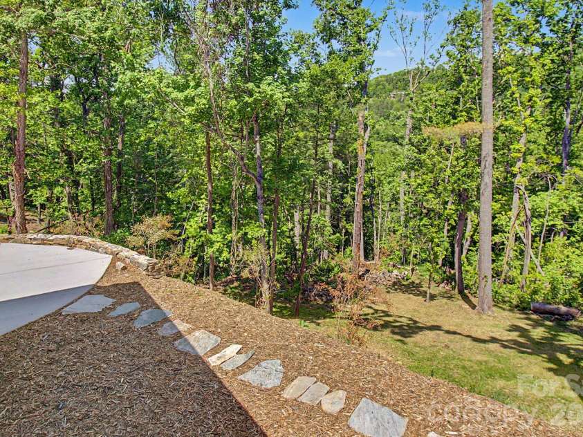 5 Kent Place, Asheville, NC 28804.  MLS# CAR4379895, YatesRealty ID 20313. View to Back Yard