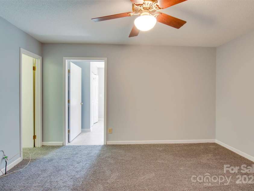 904 Sunbeam Drive, Lincolnton, NC 28092.  MLS# CAR4243214, YatesRealty ID 20313. 