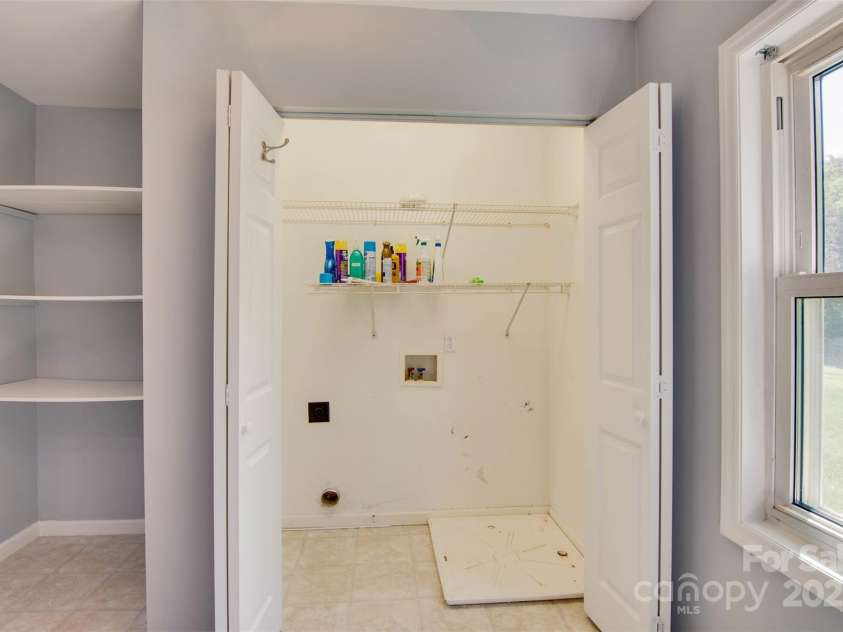 904 Sunbeam Drive, Lincolnton, NC 28092.  MLS# CAR4243214, YatesRealty ID 20313. 