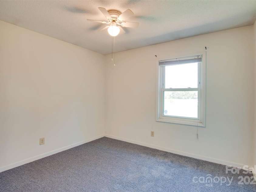 904 Sunbeam Drive, Lincolnton, NC 28092.  MLS# CAR4243214, YatesRealty ID 20313. 