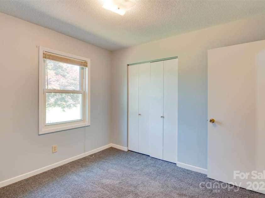 904 Sunbeam Drive, Lincolnton, NC 28092.  MLS# CAR4243214, YatesRealty ID 20313. 